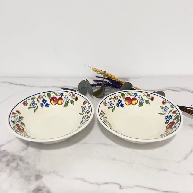 2 Cuencos Churchill England