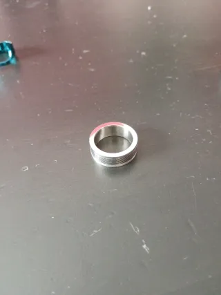 Anello uomo acciaio righe