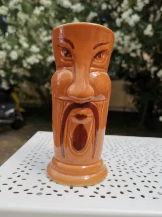Tazza Tiki in ceramica stile esotico