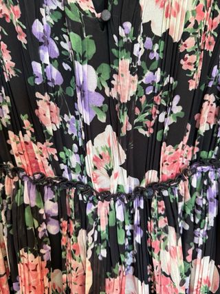 Vestido Massimo Dutti floral negro talla 34