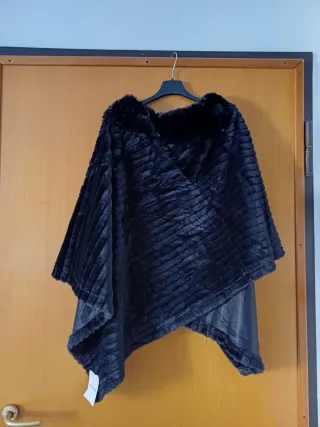 Poncho donna pelliccia sintetica nera