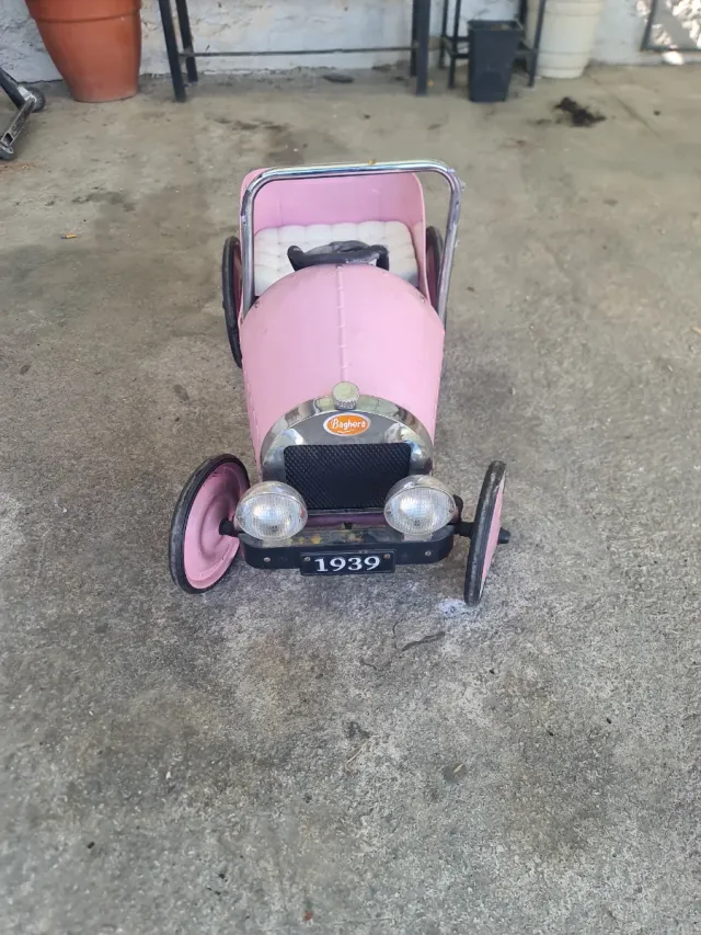 Cochecito rosa estilo vintage 1939