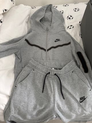 Conjunto Chándal Nike Tech Gris