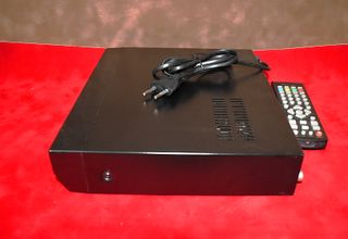 Receptor TDT multiformato con DVD Metronic