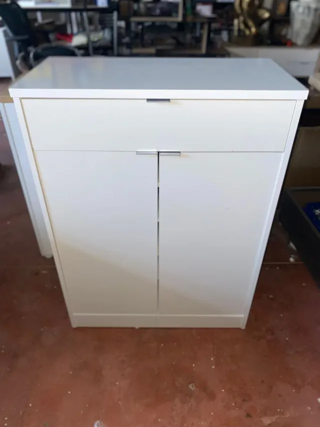 Zapatero blanco moderno