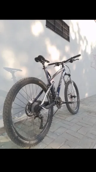 Bicicleta de Montaña Doble Suspensión
