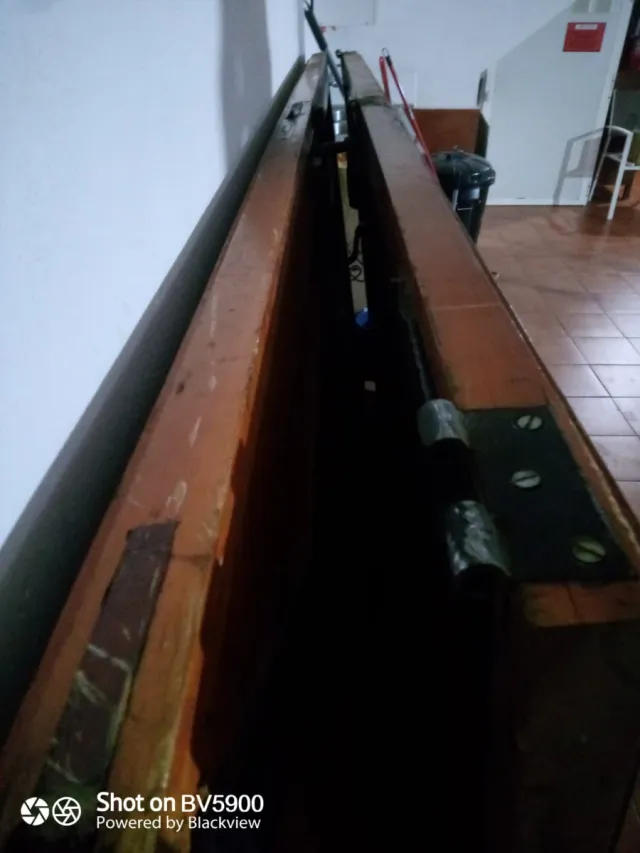 Puerta de madera garaje