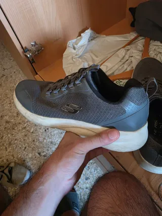 Zapatillas Skechers Grises talla 43 SOLO HOY