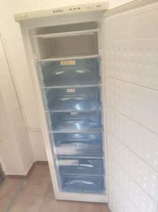 Congelador vertical Kellec