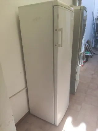 Congelador vertical Kellec