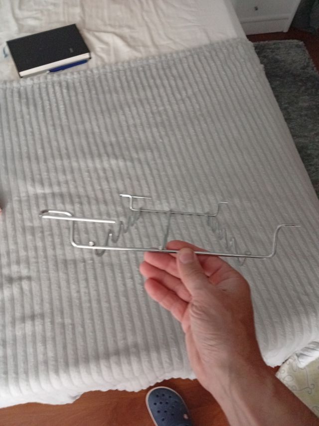 Botellero metálico plateado