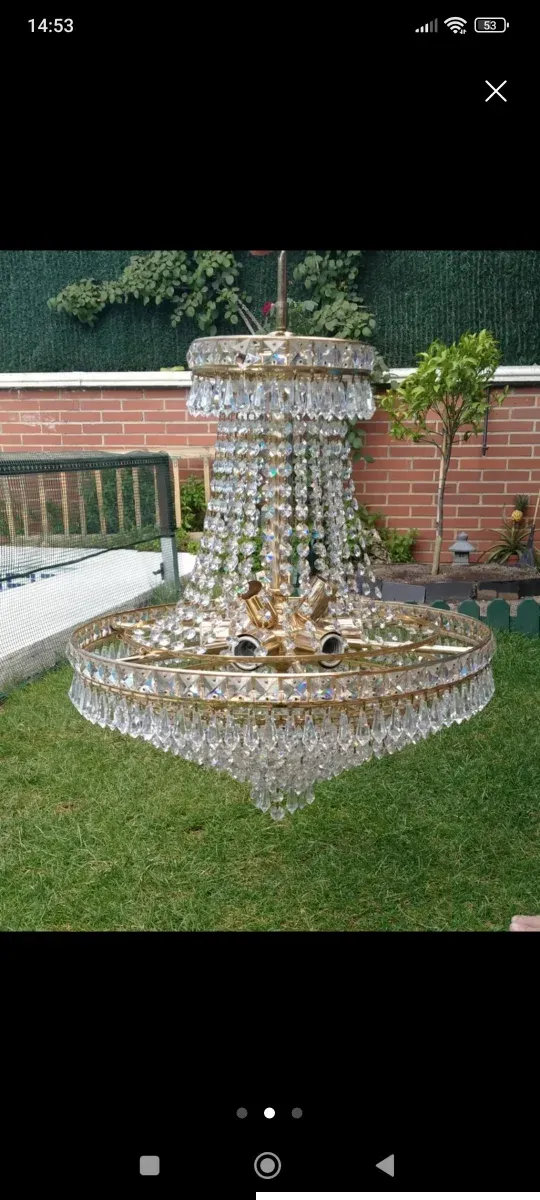 Lámpara de techo de cristal muy bien cuidada. 