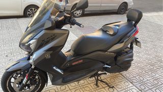 Yamaha XMAX 400cc  solo 11200 km