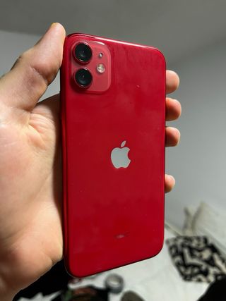 iPhone 11 64GB rosso - Batteria al 70%