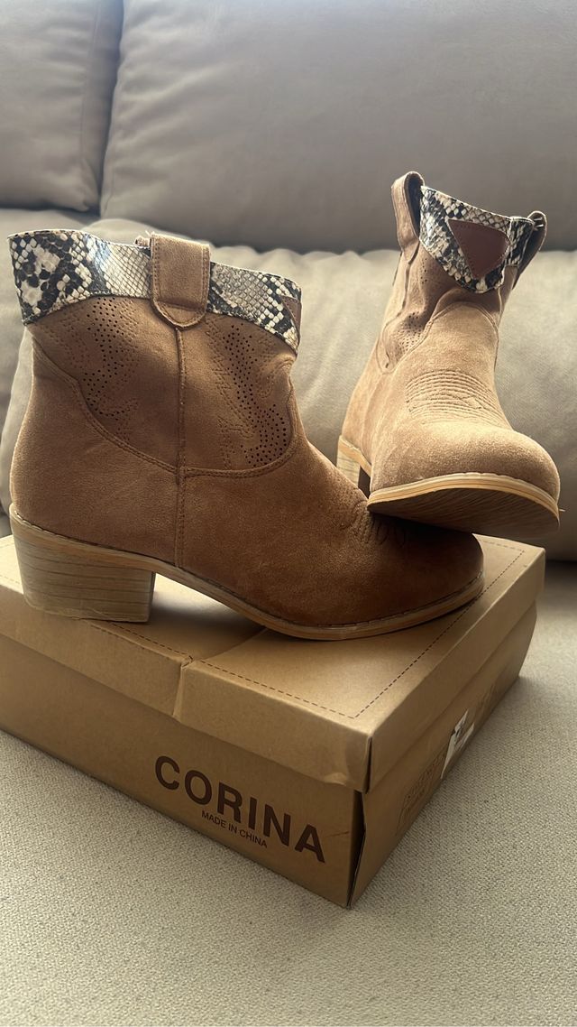 Botines Corina Marrones Piel Serpiente