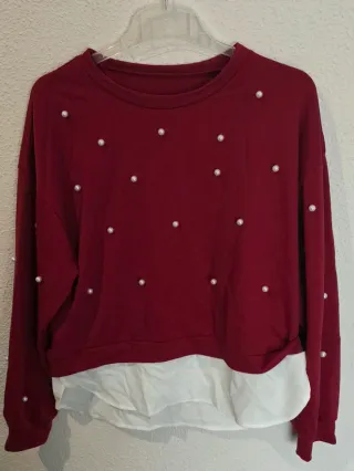Camisa M perlas y capa blanca