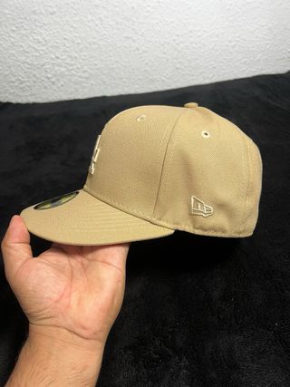 Gorra New Era 59Fifty Talla 7 3/8 + Pin