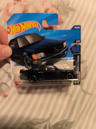 Hot Wheels Mercedes-Benz 500 SEL Azul