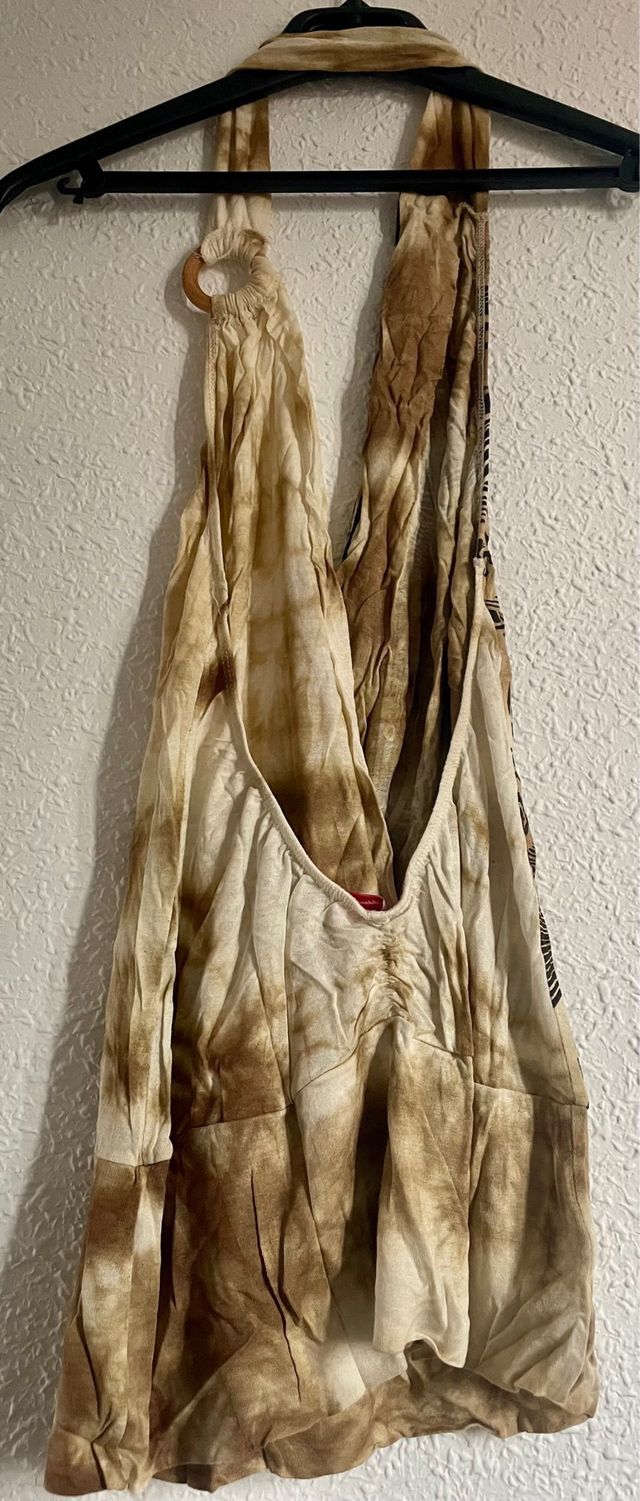 Top halter beige y marrón con estampado