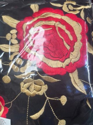 Mantón Flamenca Bordado Negro/Rojo 150x150