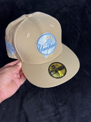 Gorra New Era 59Fifty Talla 7 1/4 Beige/Azul