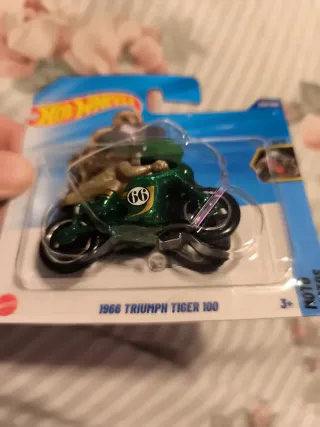 Hot Wheels 1966 Triumph Tiger 100