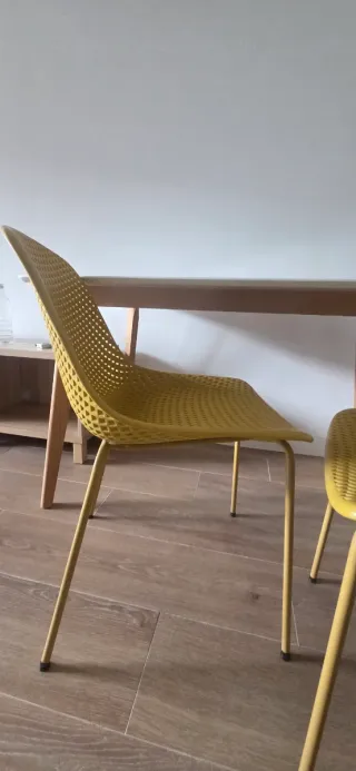 2 Sillas Amarillas Diseño Moderno