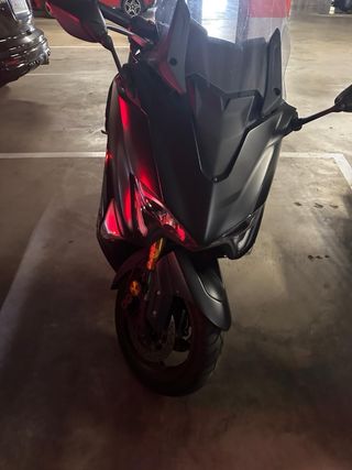 Yamaha TMAX DX