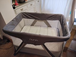 Cuna de viaje Nuna