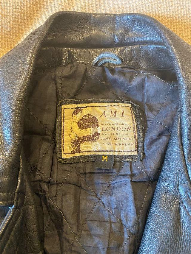 Chaqueta Cuero A.M.I. London Talla M