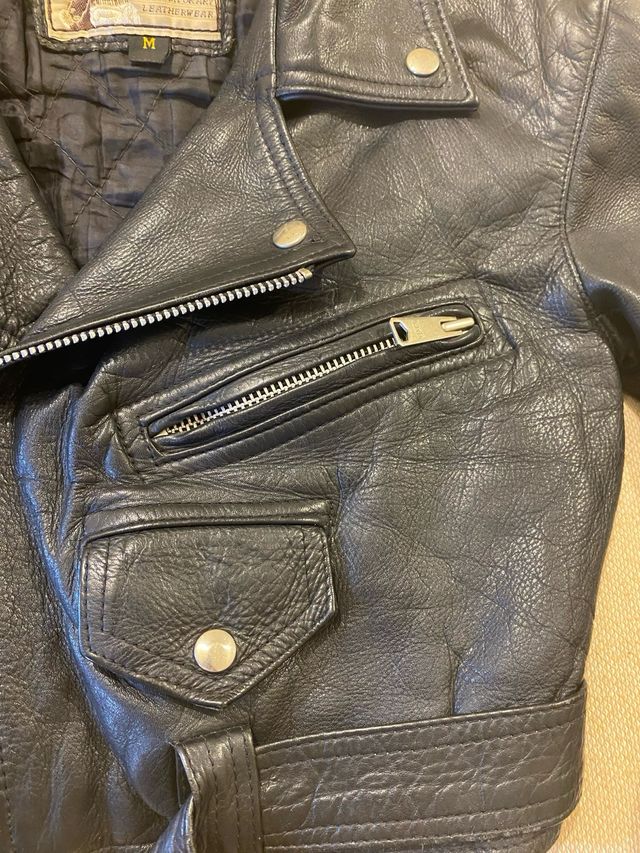 Chaqueta Cuero A.M.I. London Talla M