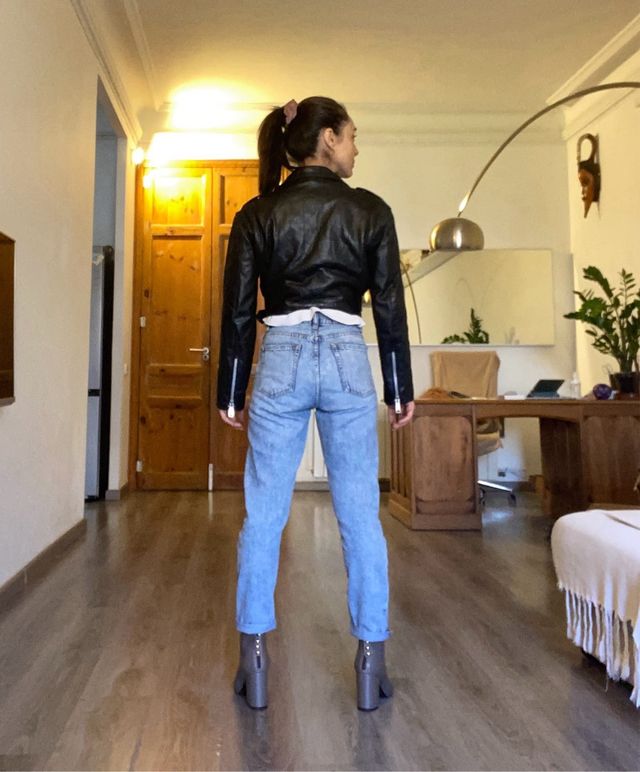 Chaqueta Cuero A.M.I. London Talla M