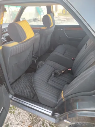 Peugeot 207 1.4 HDI y Mercedes carrocería 124