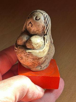 Statuina design anni '80 firmata