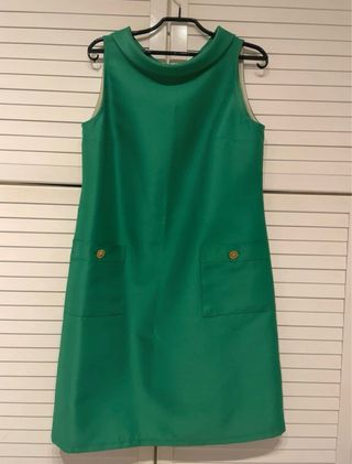 Vestido verde corto con bolsillos