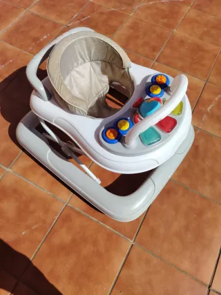 Tacatá bebé con centro de actividades