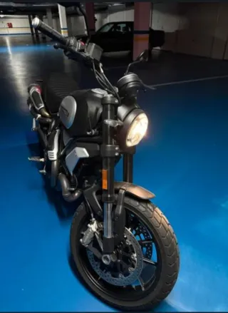 Ducati Scrambler 1100 Pro. 1121km. Sin uso.