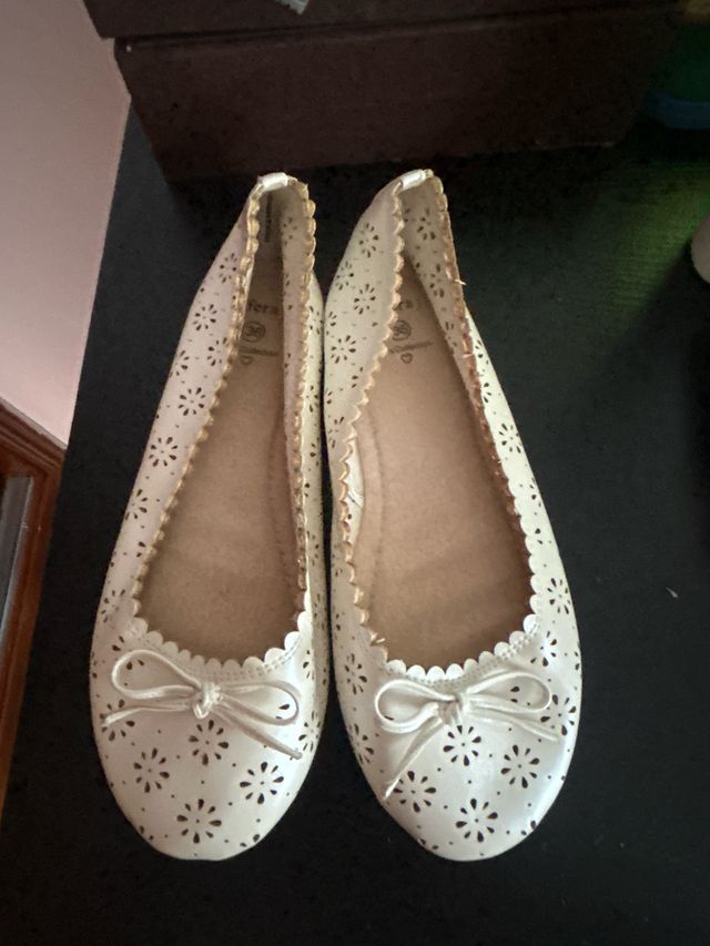 Zapatos planos blancos mujer