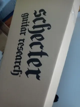 Guitarra Eléctrica Schecter C-6 Deluxe SBK y funda