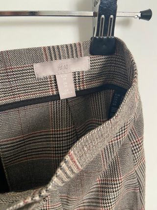 Falda H&M cuadros botones