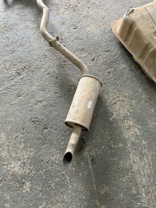 TUBO ESCAPE Y DEPÓSITO DE FORD SIERRA 2.0 PINTO