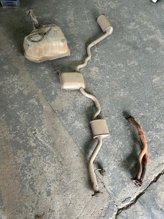 TUBO ESCAPE Y DEPÓSITO DE FORD SIERRA 2.0 PINTO
