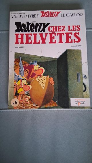 8 Cómics de Astérix en francés y español