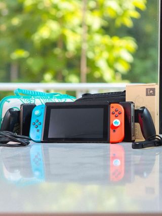 Nintendo Switch V2 + Accesorios