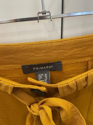 Falda larga mostaza con botones