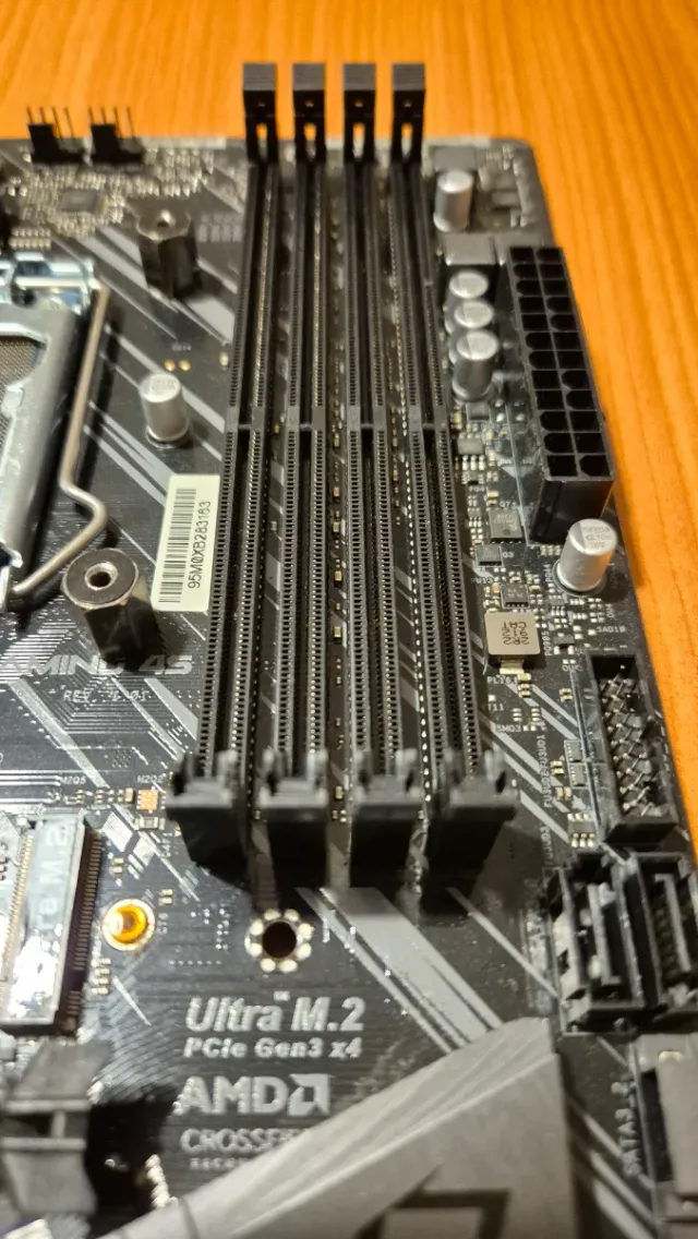 Scheda madre ASRock Z390 Phantom Gaming 4S