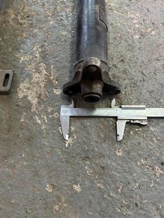 CARDÁN BMW (medida entre tornillos 83mm)