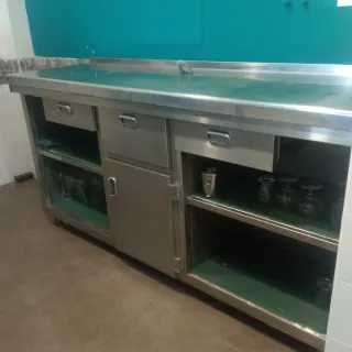 Mueble de acero para cafetera
