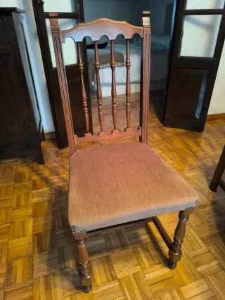 Mesa vintage antigua con 6 sillas a juego