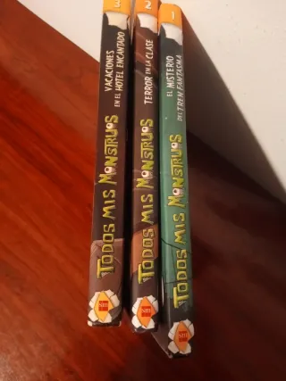 3 LIBROS TODOS MIS MONSTROUS